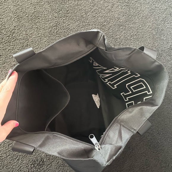 PINK Victoria’s Secret Duffle Bag - Picture 5 of 5